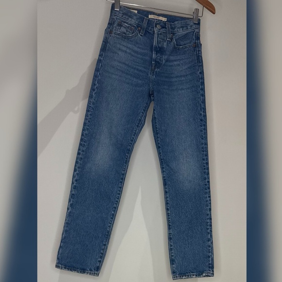 Levi’s Wedgie Straight Jeans Women’s - Size 23 - High Rise - Blue Denim - Picture 2 of 7